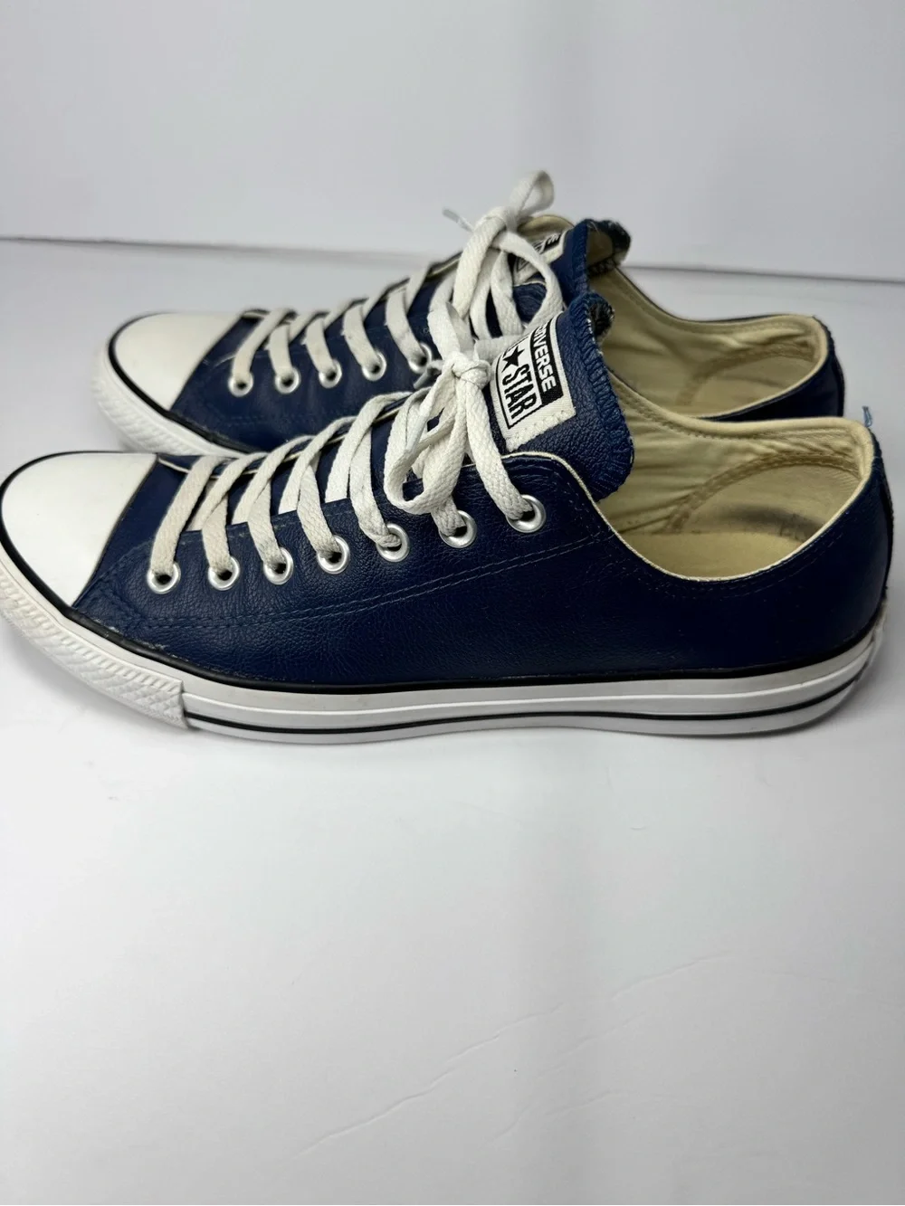 Converse Men’s Low Top Sneakers in Navy leather with White Accents